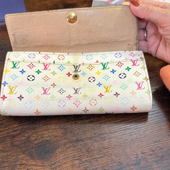 Louis Vuitton Murakami Monogram Wallet with Twillie and Pink Bracelet - Picture 7 of 11